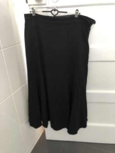 Black midi flayed skirt - s,