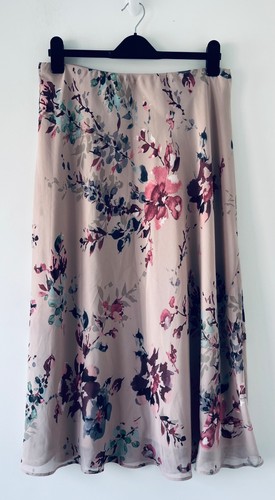 Classic skirt size 14 - m&s,