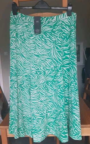 Green patterned skirt - -,