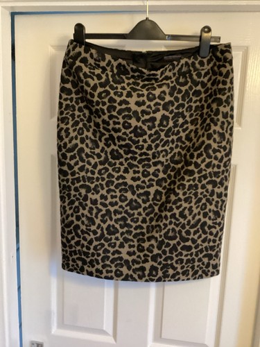 Leopard print skirt size - m&s,