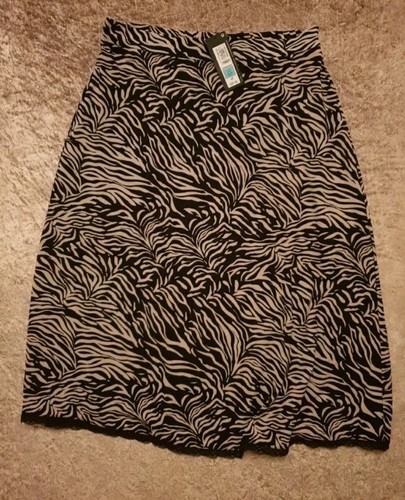 Skirt size womens new - size, 14