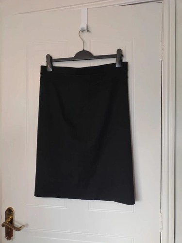 Knee length skirt size - knee,