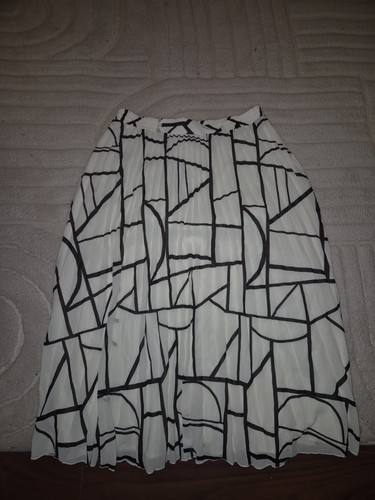 Black and white pleated - black,