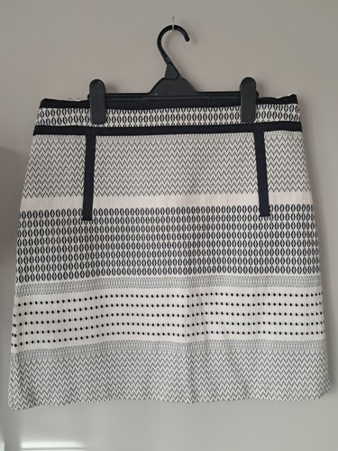 Women skirt size 14 - m&s,